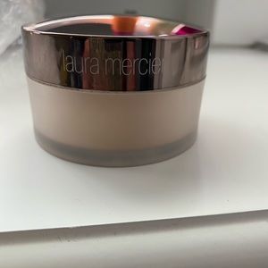 Laura Mercier setting powder